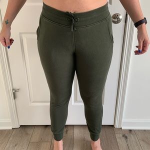 Lululemon sweatpants joggers